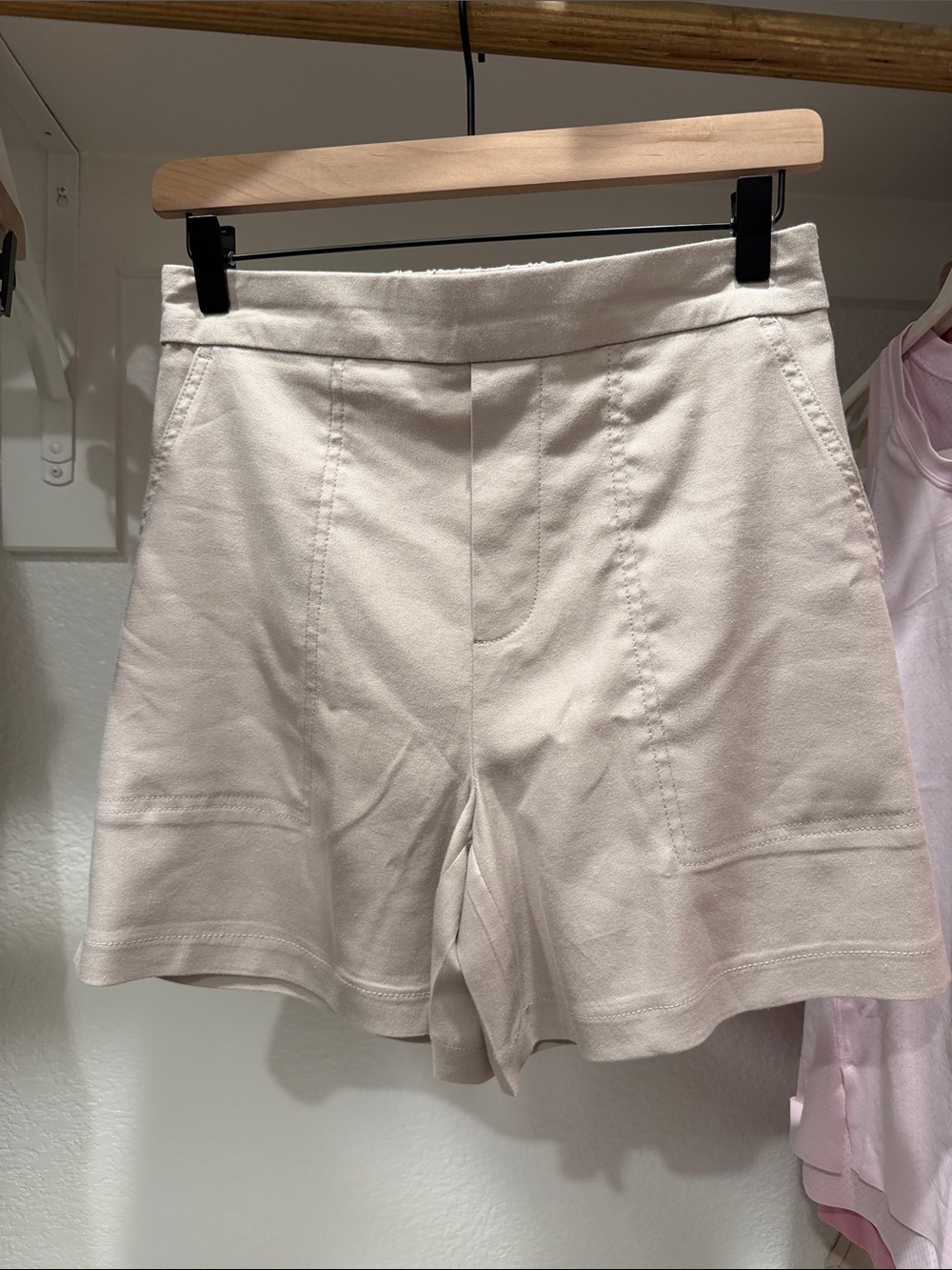 Jules & Leopold Cream High-Rise Knit Bermuda shorts